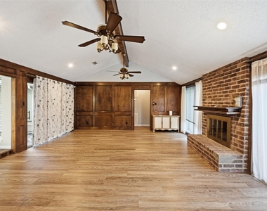 3502 Plum Brook Lane - Photo Thumbnail 4