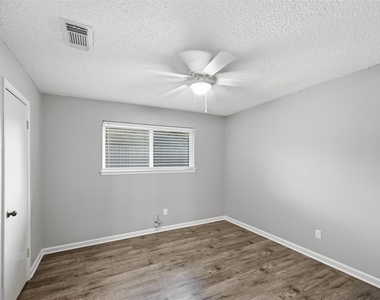 3502 Plum Brook Lane - Photo Thumbnail 28