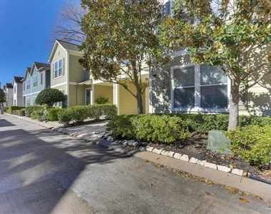 730 Redwing Place Drive - Photo Thumbnail 1
