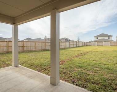401 Sunray Lake Lane - Photo Thumbnail 19
