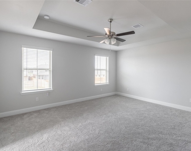 401 Sunray Lake Lane - Photo Thumbnail 16