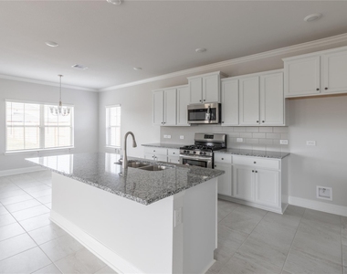 401 Sunray Lake Lane - Photo Thumbnail 12