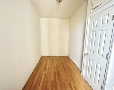 Grant Avenue - Photo Thumbnail 7