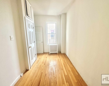 Grant Avenue - Photo Thumbnail 9