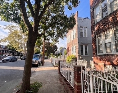 317 East 49 Street - Photo Thumbnail 12
