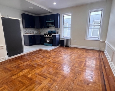317 East 49 Street - Photo Thumbnail 2