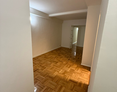 410 East 16th Street - Photo Thumbnail 2
