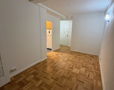 410 East 16th Street - Photo Thumbnail 1