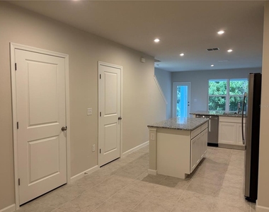 2006 Edison Pointe Boulevard - Photo Thumbnail 6