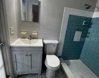 7634 Fox Hollow Drive - Photo Thumbnail 12