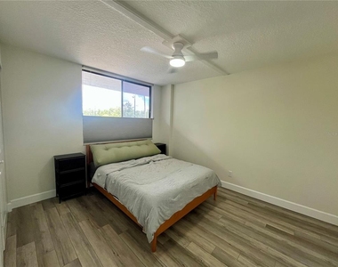 201 W Laurel Street - Photo Thumbnail 16