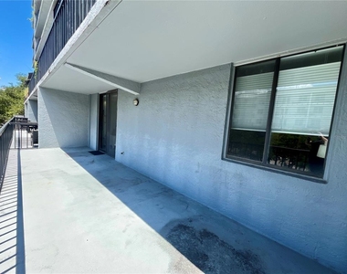 201 W Laurel Street - Photo Thumbnail 20