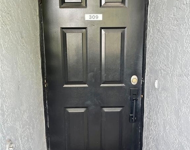 201 W Laurel Street - Photo Thumbnail 1