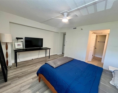 201 W Laurel Street - Photo Thumbnail 11