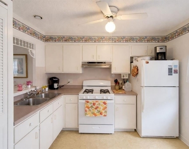 1428 Arrowhead Circle W - Photo Thumbnail 2