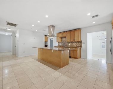 2512 W Kansas Avenue - Photo Thumbnail 4
