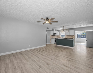 839 13th Avenue Sw - Photo Thumbnail 4
