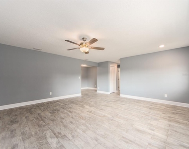 682 Druid Park Drive W - Photo Thumbnail 3