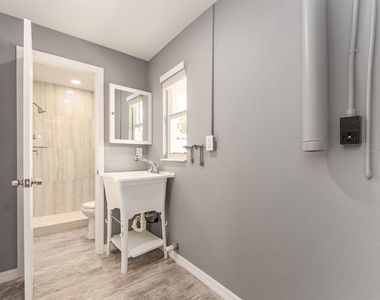 682 Druid Park Drive W - Photo Thumbnail 12