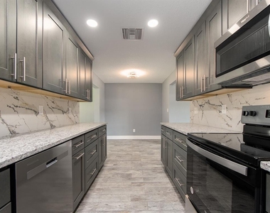 682 Druid Park Drive W - Photo Thumbnail 7