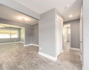 682 Druid Park Drive W - Photo Thumbnail 4
