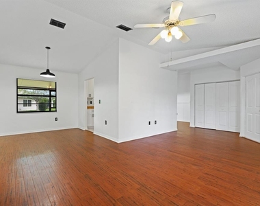 6346 Silver Oaks Drive - Photo Thumbnail 2
