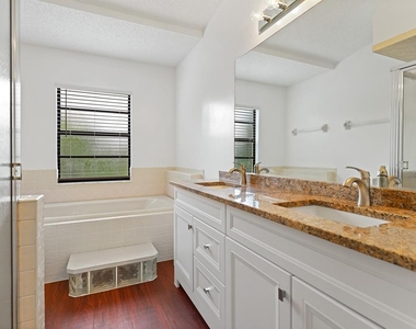 6346 Silver Oaks Drive - Photo Thumbnail 15