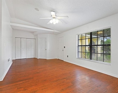 6346 Silver Oaks Drive - Photo Thumbnail 4