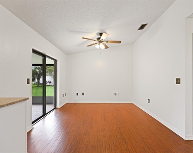 6346 Silver Oaks Drive - Photo Thumbnail 10
