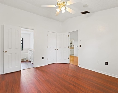 6346 Silver Oaks Drive - Photo Thumbnail 13