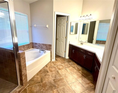 2617 Allwood Avenue - Photo Thumbnail 16