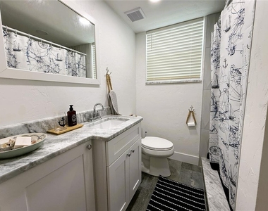 421 Virginia Avenue - Photo Thumbnail 24