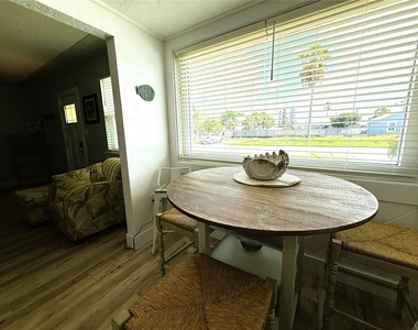 421 Virginia Avenue - Photo Thumbnail 14