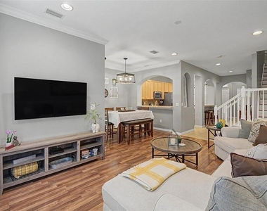 2145 Park Crescent Drive - Photo Thumbnail 1