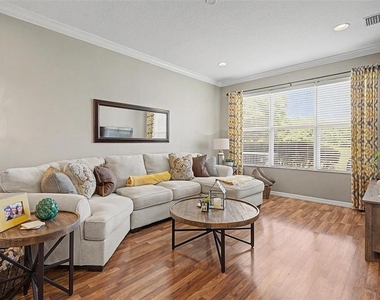 2145 Park Crescent Drive - Photo Thumbnail 2