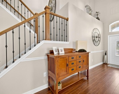 2145 Park Crescent Drive - Photo Thumbnail 8