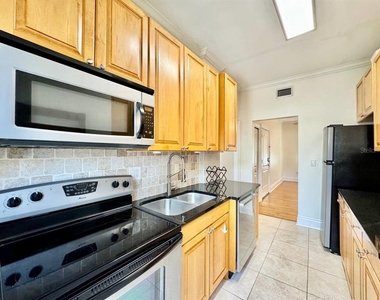 2117 W Dekle Avenue - Photo Thumbnail 10