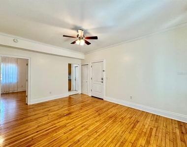 2117 W Dekle Avenue - Photo Thumbnail 6