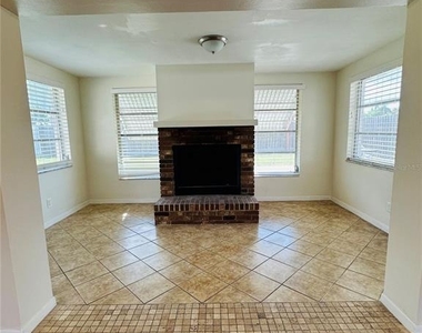 218 S Maywood Avenue - Photo Thumbnail 3