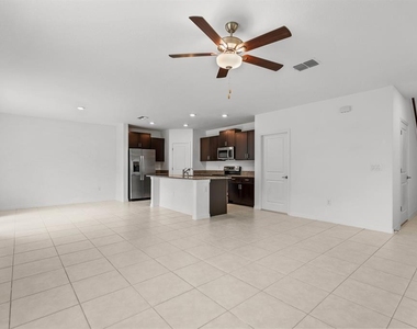 5552 Blue Azure Drive - Photo Thumbnail 13