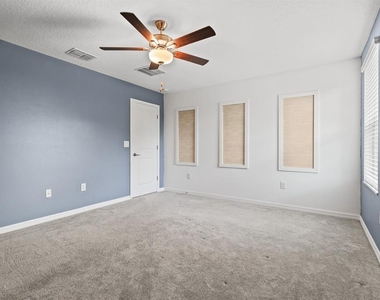 5552 Blue Azure Drive - Photo Thumbnail 6
