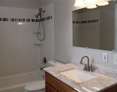 13753 Orange Sunset Drive - Photo Thumbnail 11