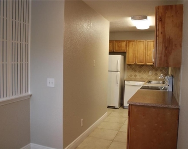 13753 Orange Sunset Drive - Photo Thumbnail 7