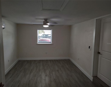 301 Mystic Lake Drive N - Photo Thumbnail 13