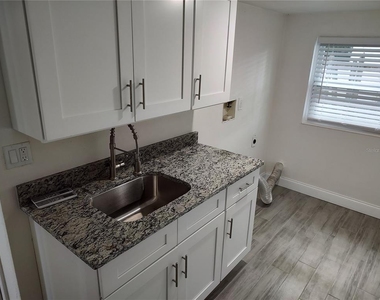 301 Mystic Lake Drive N - Photo Thumbnail 16