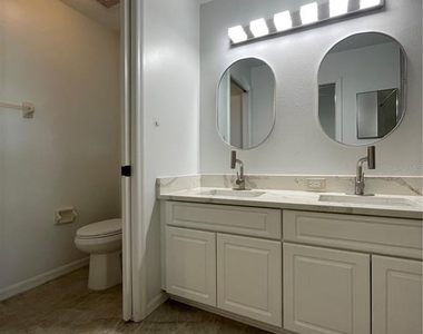 5033 Prairie View Way - Photo Thumbnail 10