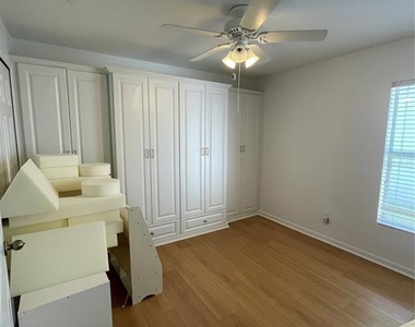5033 Prairie View Way - Photo Thumbnail 11