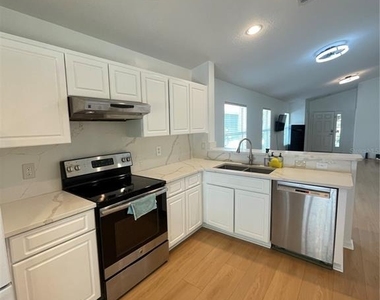 5033 Prairie View Way - Photo Thumbnail 3