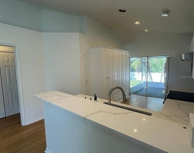 5033 Prairie View Way - Photo Thumbnail 6