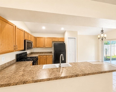 7620 Wiltshire Park Place - Photo Thumbnail 9